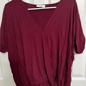 Zenana Outfitters Women's Short Sleeve V-Neck Top in Wine
